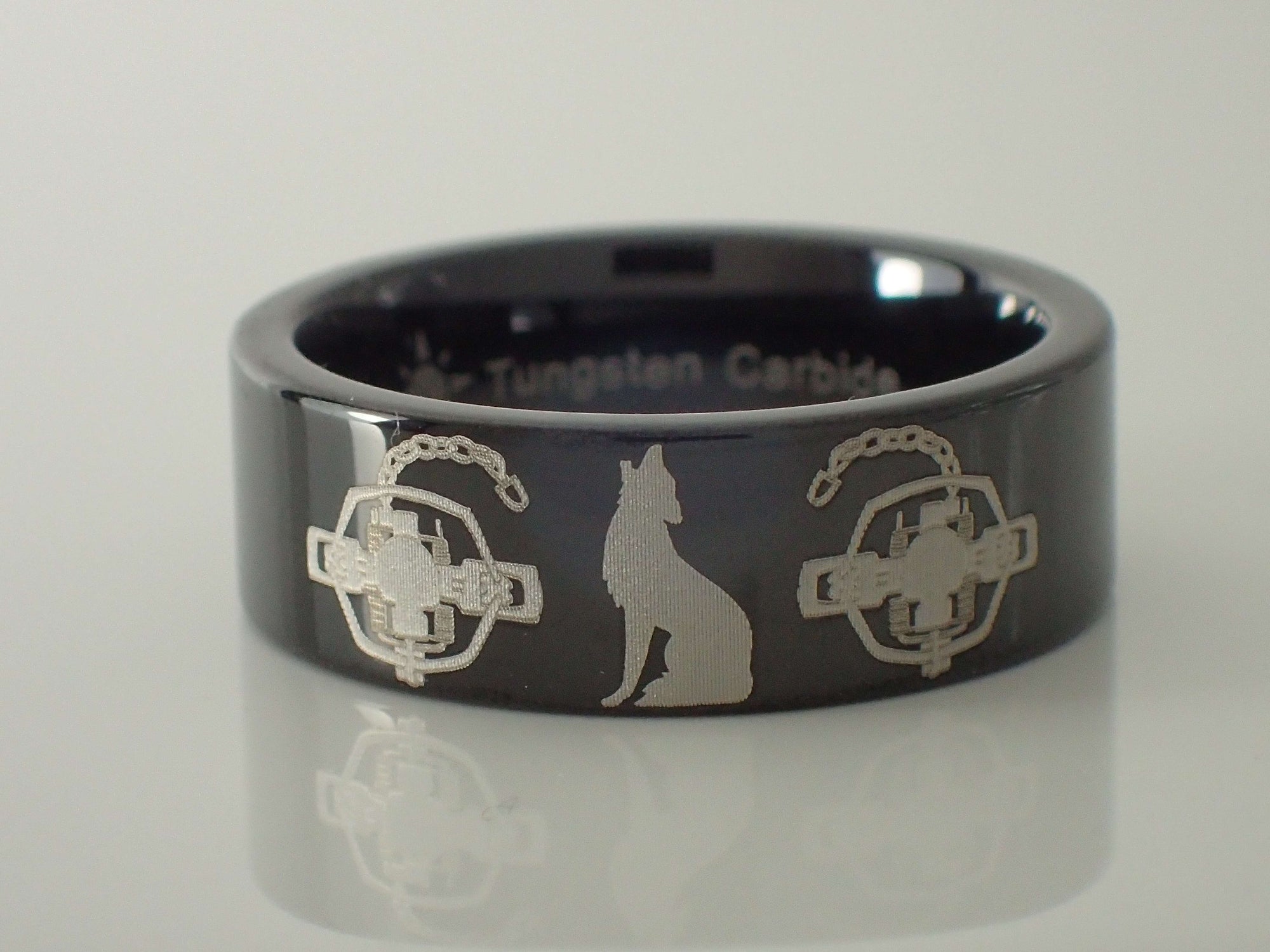 Coyote Trapping Tungsten Ring